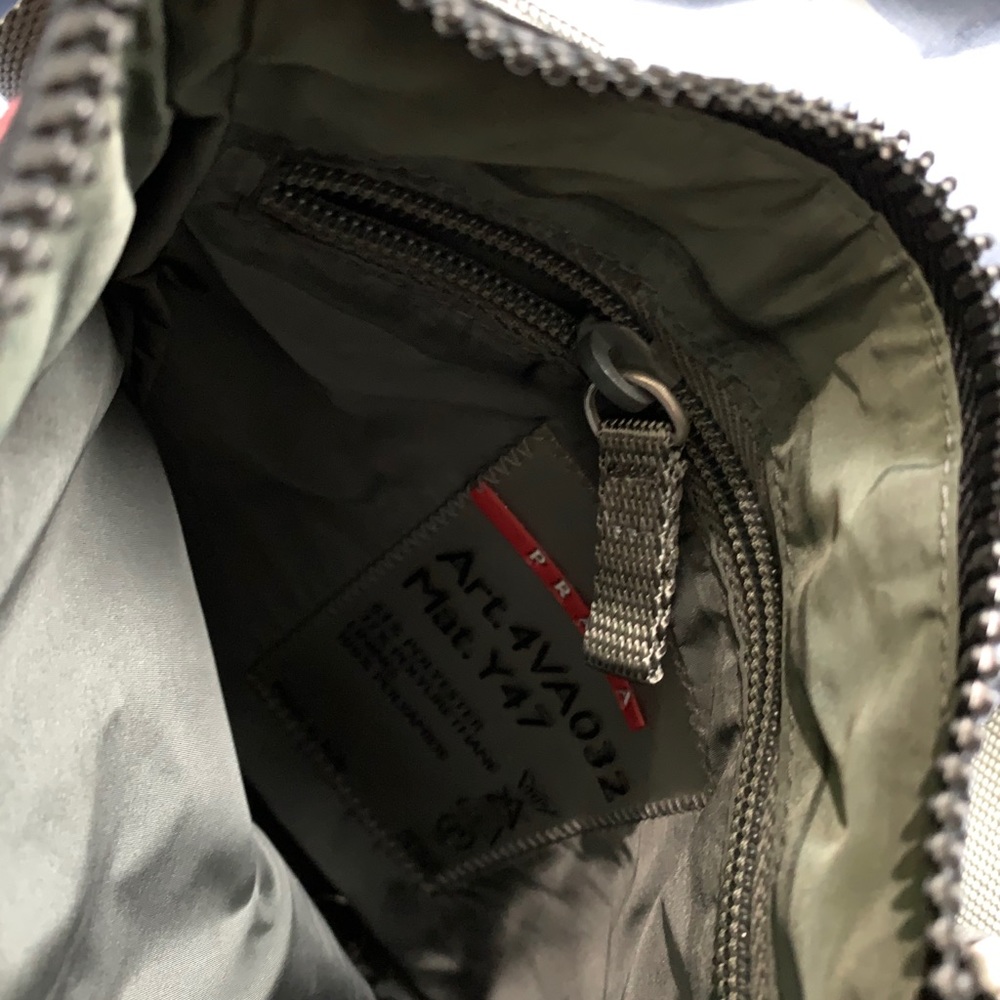 Prada side bag - Picture 3 of 3